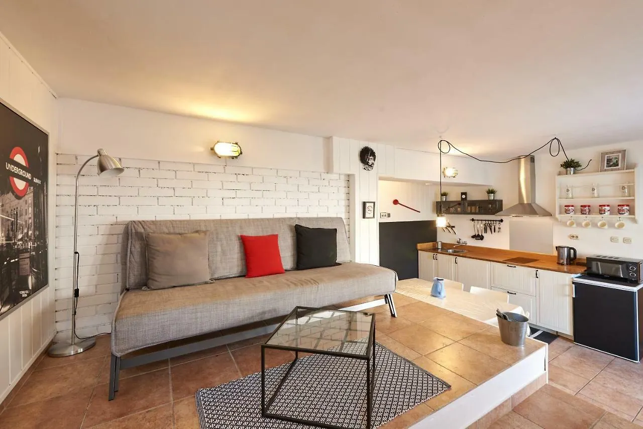 Apartment Scalina トロギール